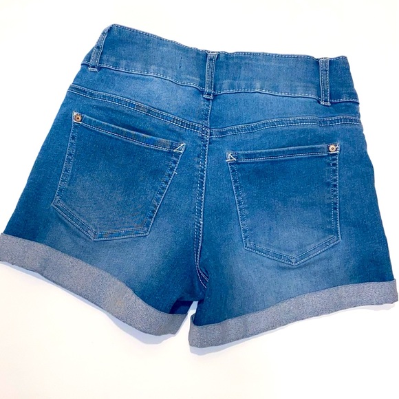 CUFFED DAISY DUKES - Picture 3 of 4